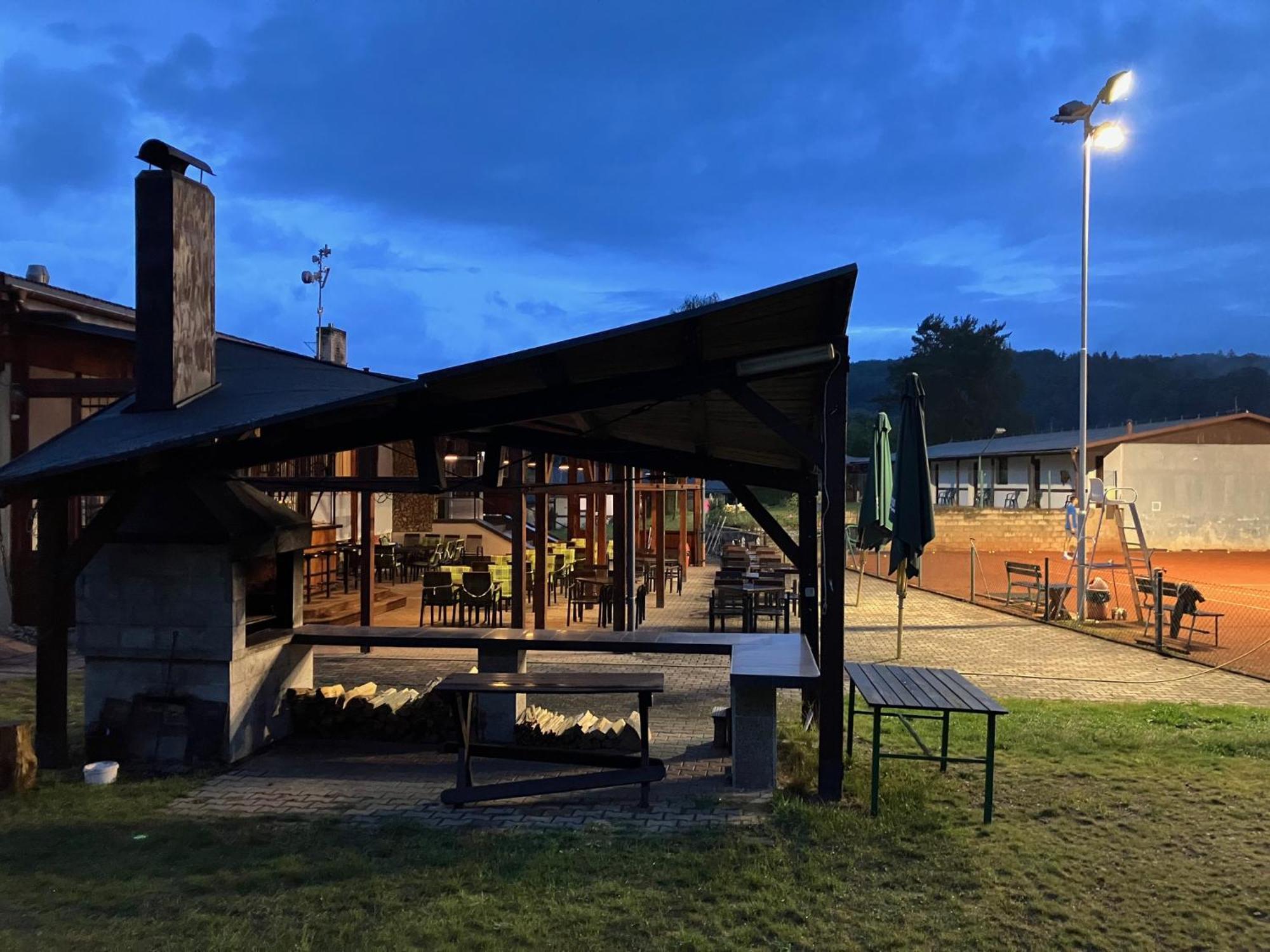 Raj Sportovni A Rekreacni Resort Branzez Kněžmost Екстериор снимка