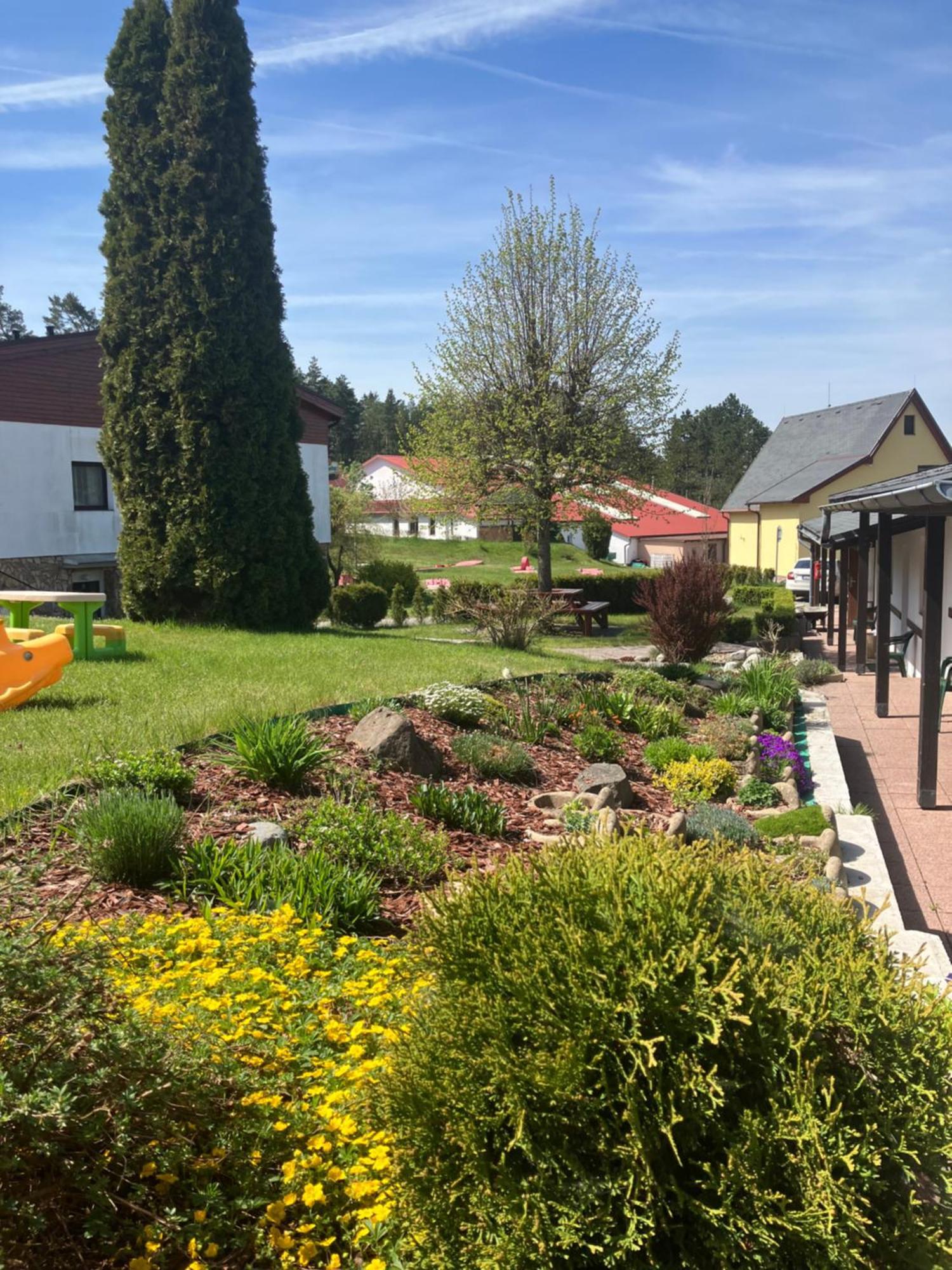 Raj Sportovni A Rekreacni Resort Branzez Kněžmost Екстериор снимка